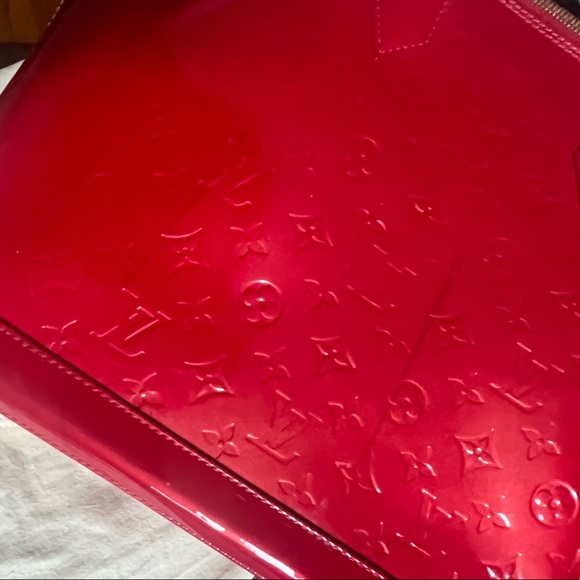 Louis Vuitton Vernis Alma GM Pomme D’Amour - Picture 8 of 17
